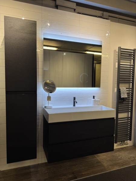 showroom meubel mat zwart houtnerf sb 100 cm